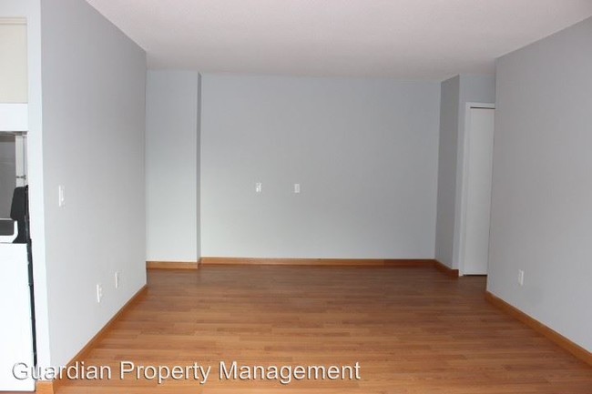 Building Photo - 2 br, 1 bath House - 921 7th St S #1