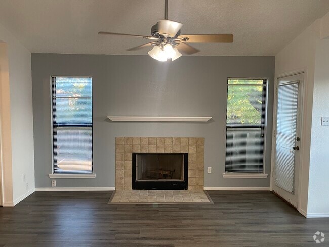 Building Photo - 1614 Pecan Chase Cir
