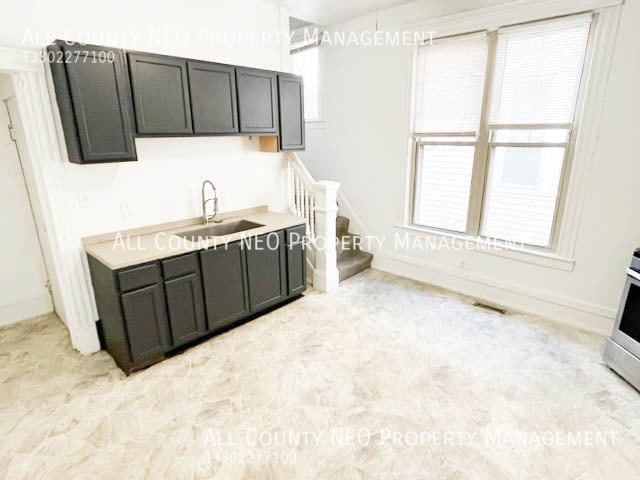 Foto del edificio - 1852 W 45th St