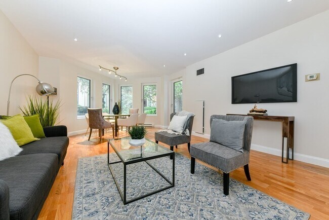 Foto del edificio - 492 Beacon St
