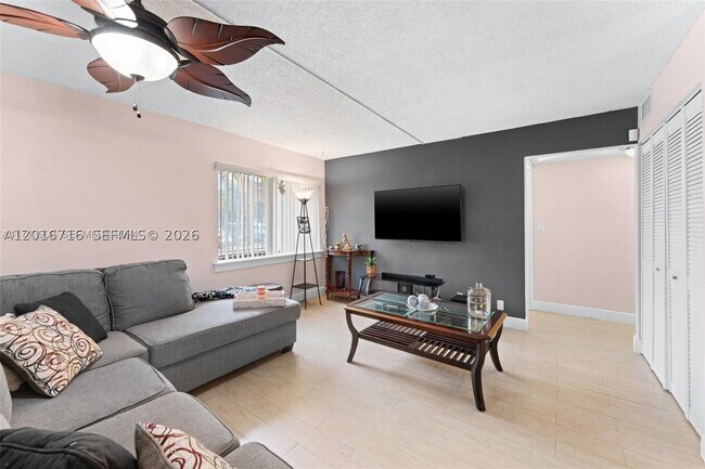 Foto del edificio - 64 Wimbledon Lakes Dr