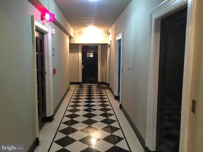 Foto del edificio - 1026 16th St NW