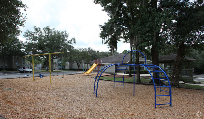 Building Photo - Oak Hammock Apartments