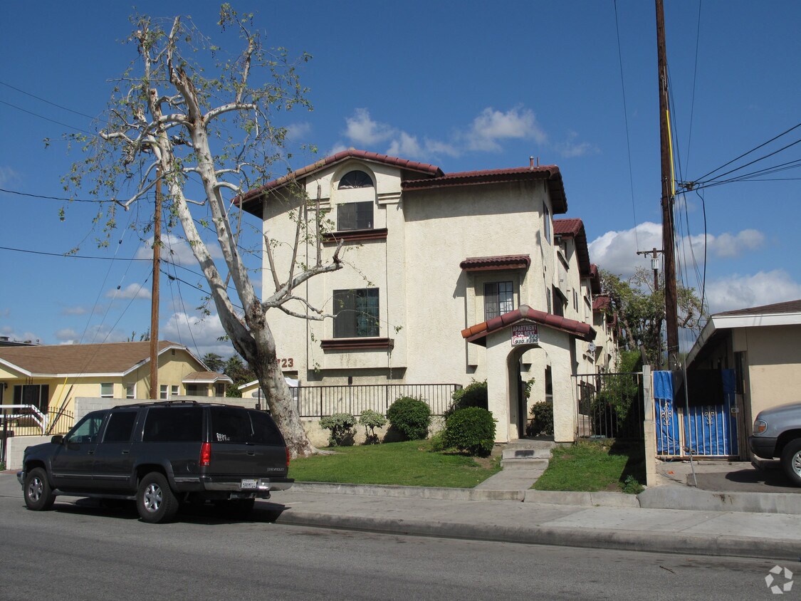 Building Photo - 10723 Weaver Ave