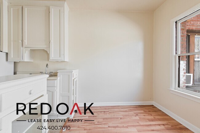 Foto del edificio - 607 S Dunsmuir Ave