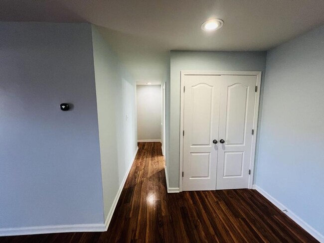 Building Photo - 15 Silverwood Cir