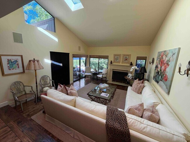 Foto del edificio - 1252 Sharon Park Dr