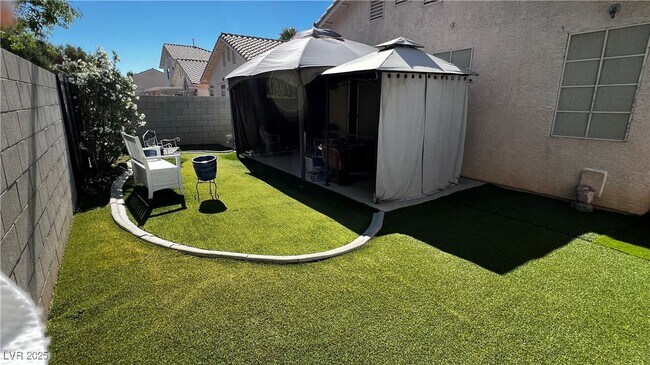 Foto del edificio - 1060 Wild Fern Ct