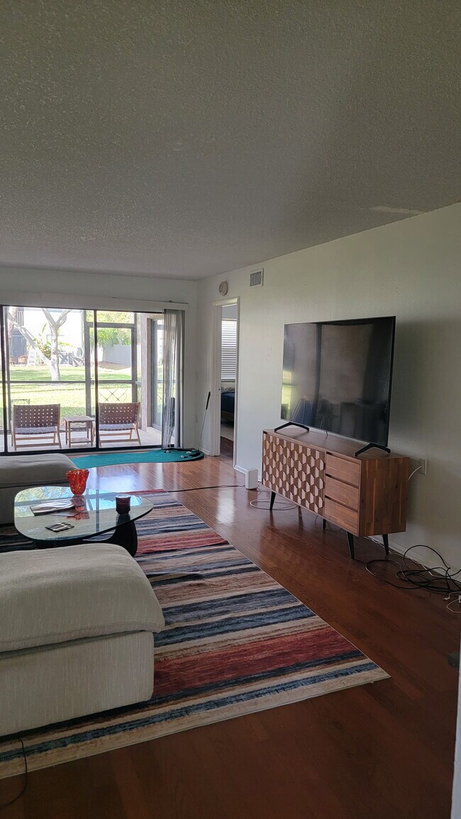 Building Photo - 5647 Summerside Ln