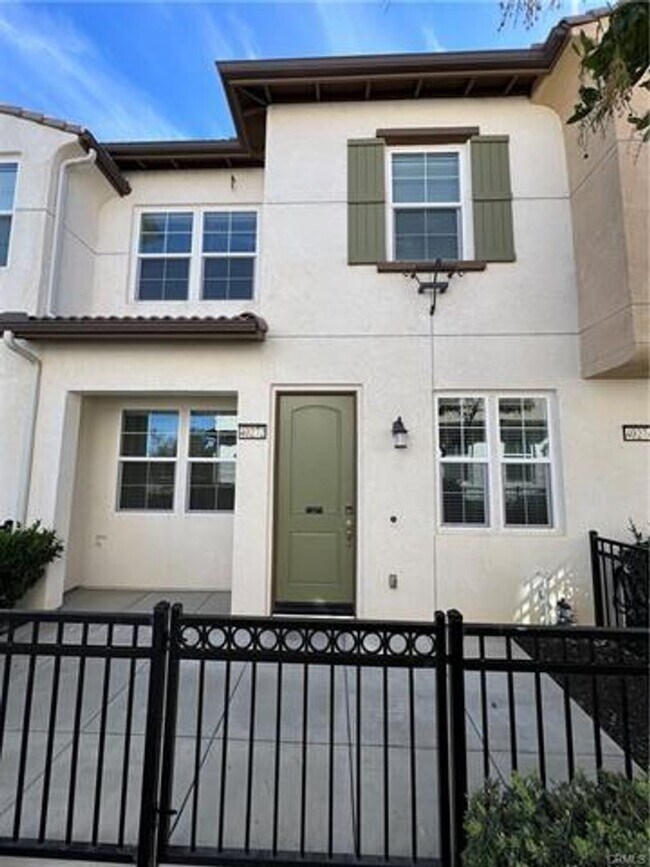 Foto del edificio - Well-maintained 2 bedroom, 2 bath condo with a loft