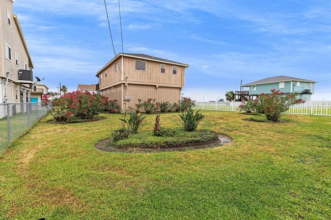 Building Photo - 16716 Fletcher Christian