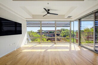 Building Photo - 7151 E Rancho Vista Dr