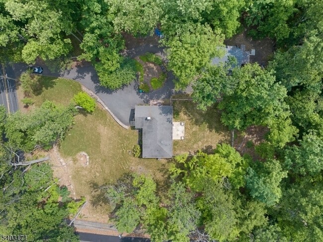 Building Photo - 422 Hollow Rd