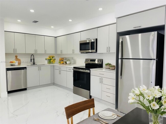 Foto del edificio - 1440 N 71st Ave