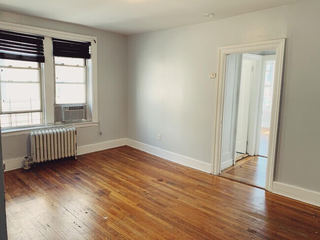 Foto del edificio - 4321 Broadway