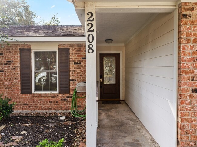 Foto del edificio - 2208 Gontier Dr