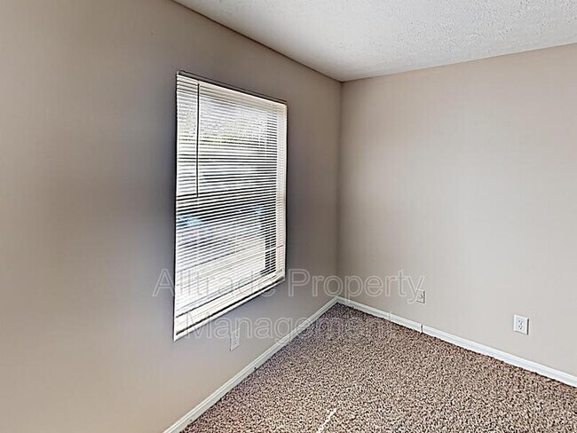 Building Photo - 4901 Cawood Dr