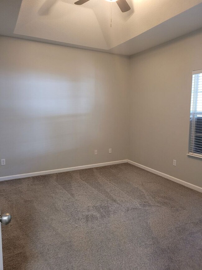Foto del edificio - Newly renovated Three Bedroom Townhouse