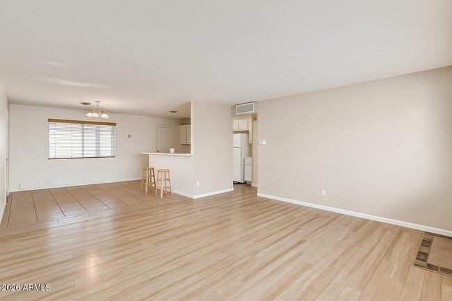 Foto del edificio - 1308 W 6th St