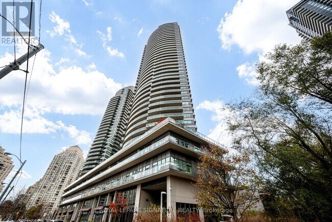Building Photo - 2230 Lake Shore Blvd W