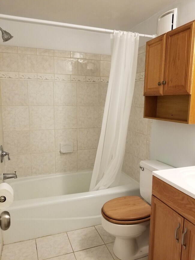 bathroom - 1813 T St NW
