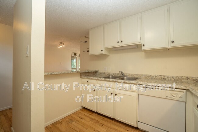 Foto del edificio - 1842 Canyon Blvd