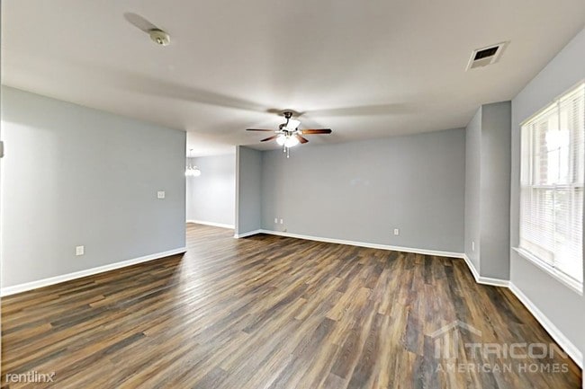Building Photo - 1204 Thompson Ave