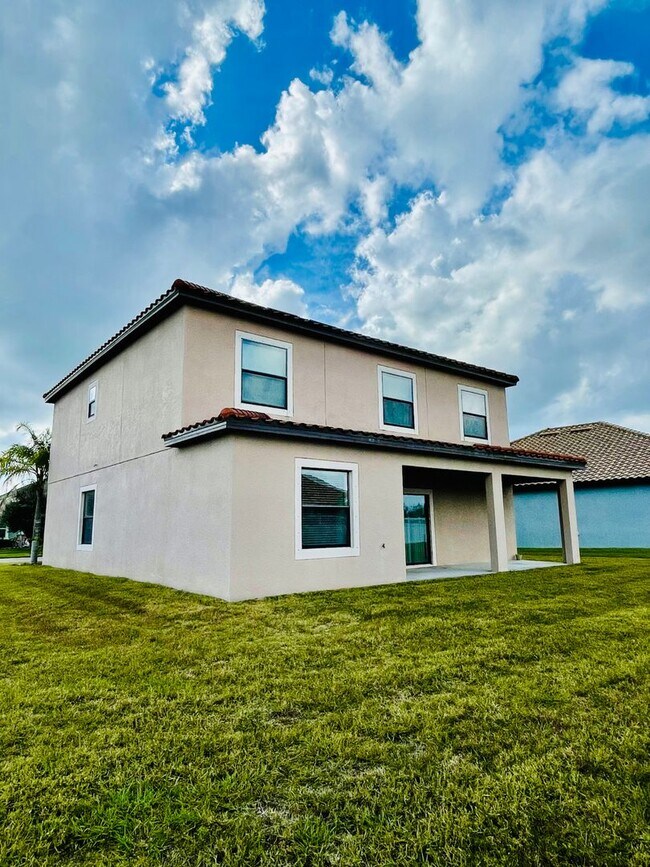 Foto del edificio - 5 bedroom house waiting for you