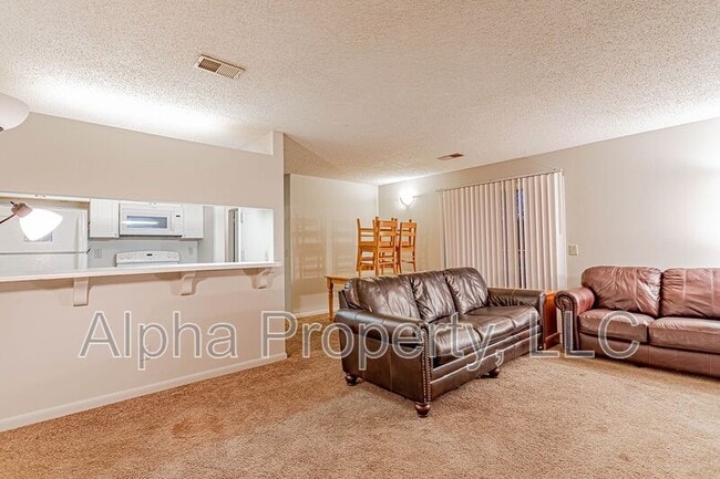 Foto del edificio - 220 Elm St