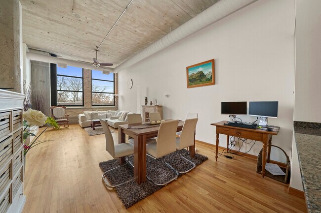 Foto del edificio - 1800 W Roscoe St