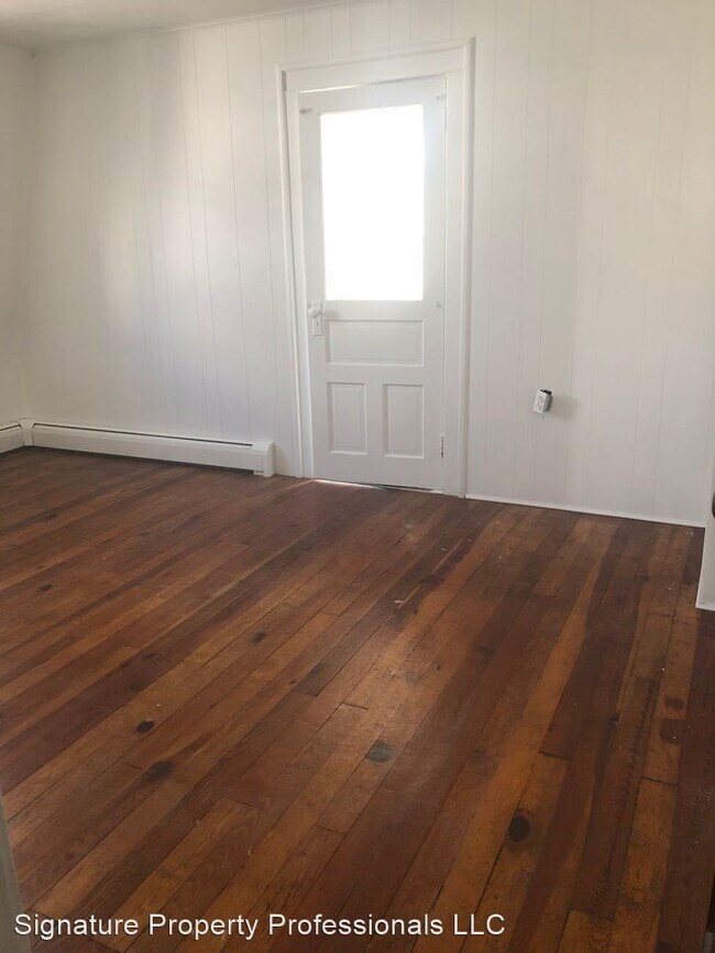 Building Photo - 3 br, 1 bath House - 2244 Reading Ave