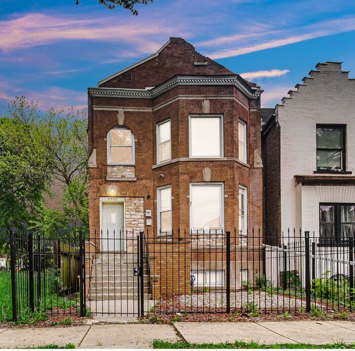 Large 4 Bed 2 Bath Duplex Down in Lawndale House for Rent in Chicago