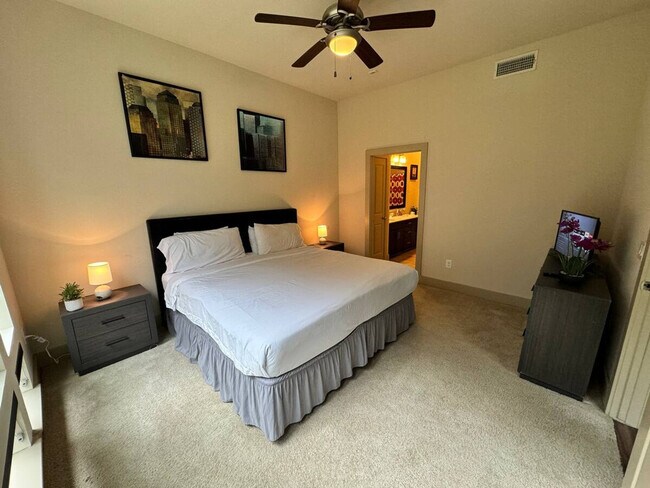 Building Photo - 2300 Old Spanish Trl