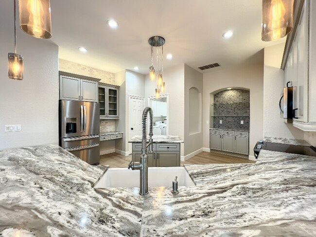 Foto del edificio - 104 Spring Creek Ln