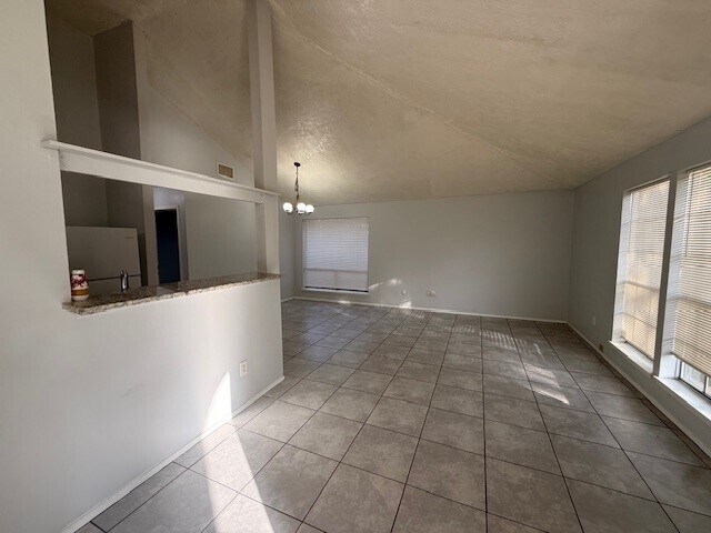 Foto del edificio - 22106 Moss Falls Ln