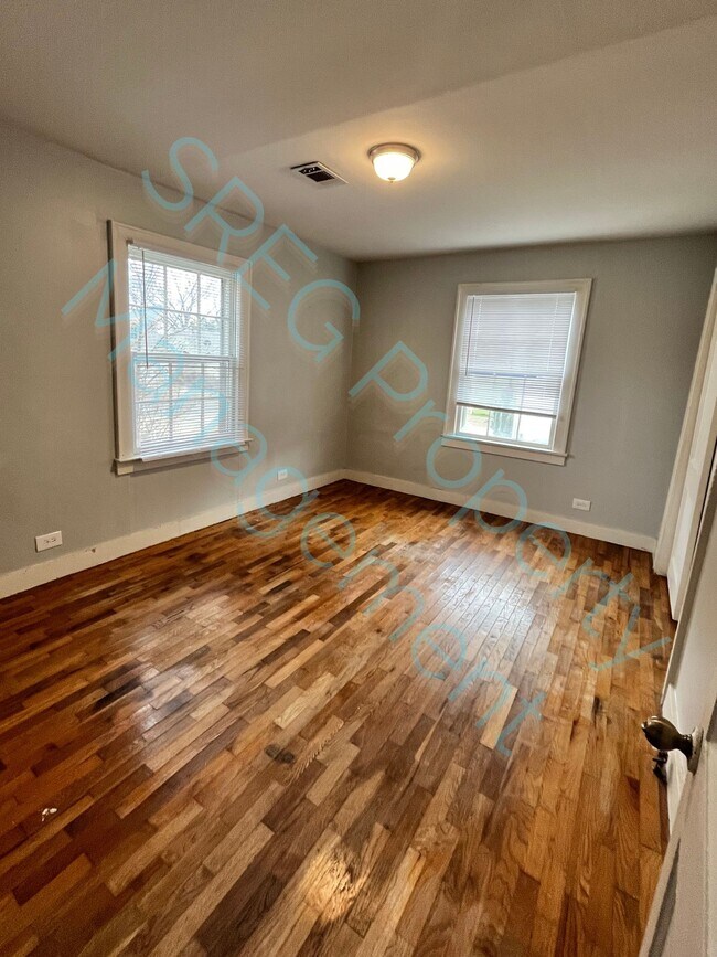 Foto del edificio - 607 N James St