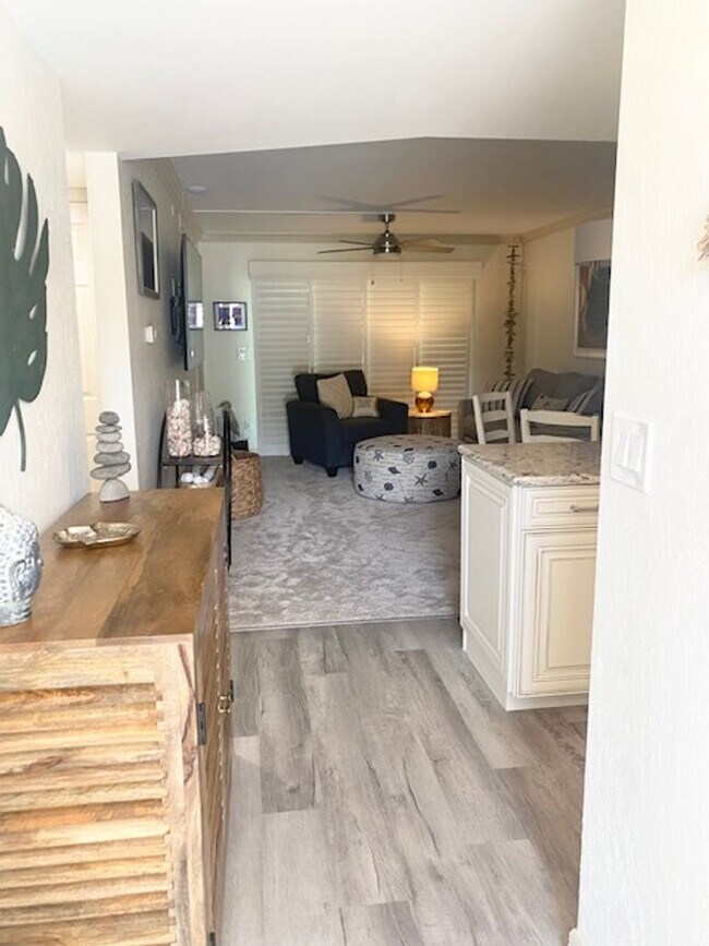 Foto del edificio - 2 bedroom 2 bathroom furnished seasonal rental