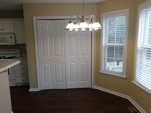 Building Photo - 138 Clear Brook Trl