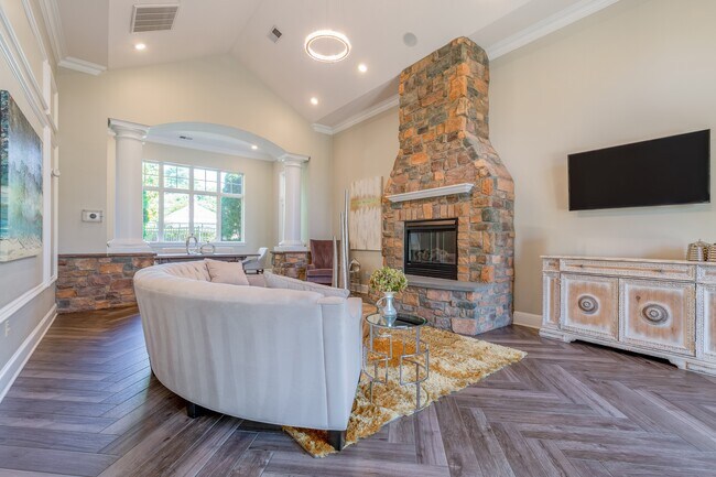 Building Photo - Clearbrook Apartments