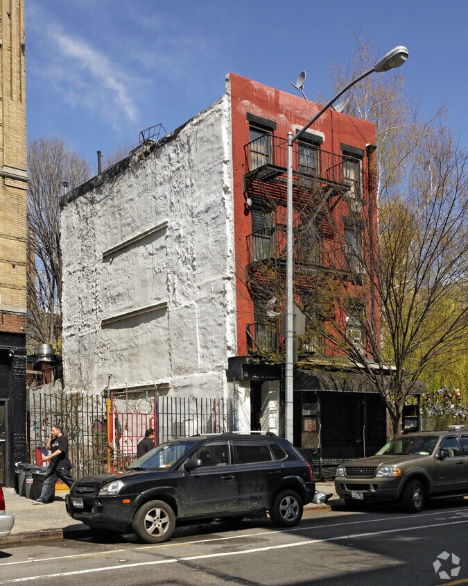 Building Photo - 137 Avenue C