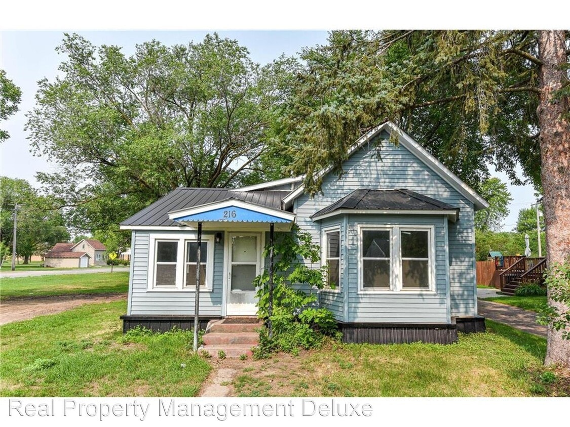 2 br, 1 bath House 216 5th St SW House Rental in Little Falls, MN