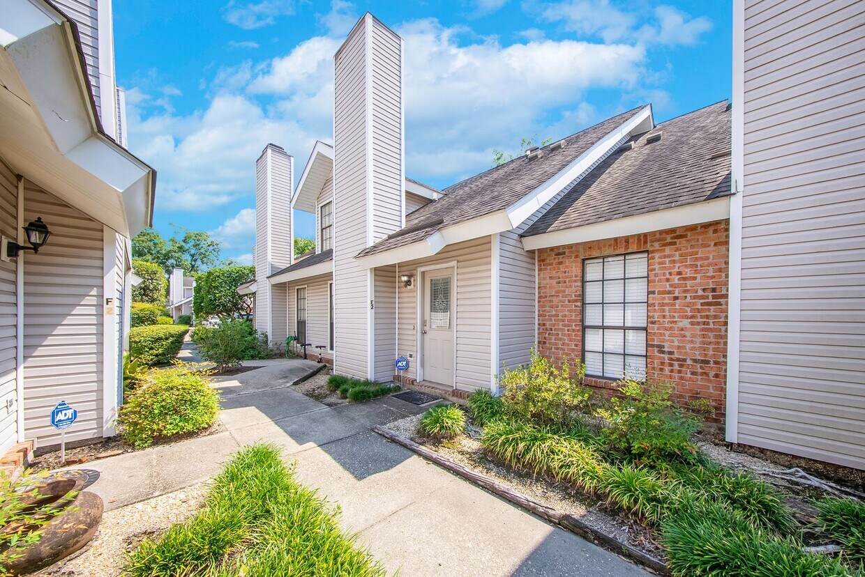 3 Bedroom Townhome In the Hospital District - 3 Bedroom Townhome In the Hospital District