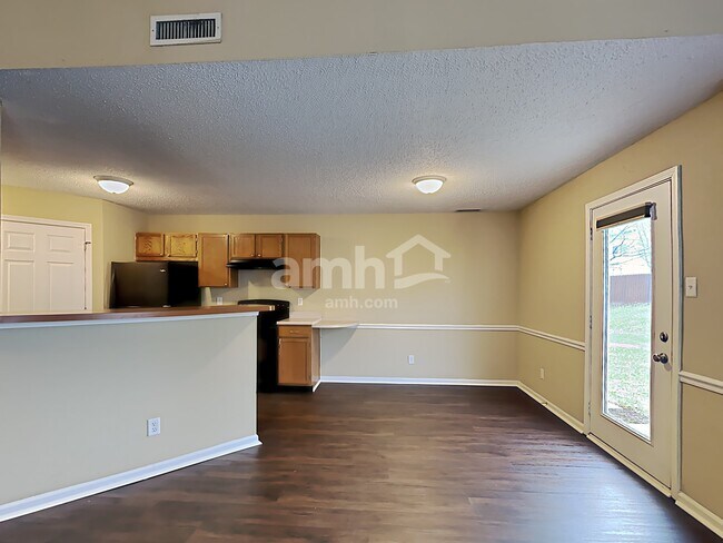 Building Photo - 5976 Portman Pl
