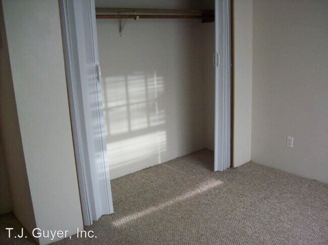 Foto del edificio - 440 N Market Blvd