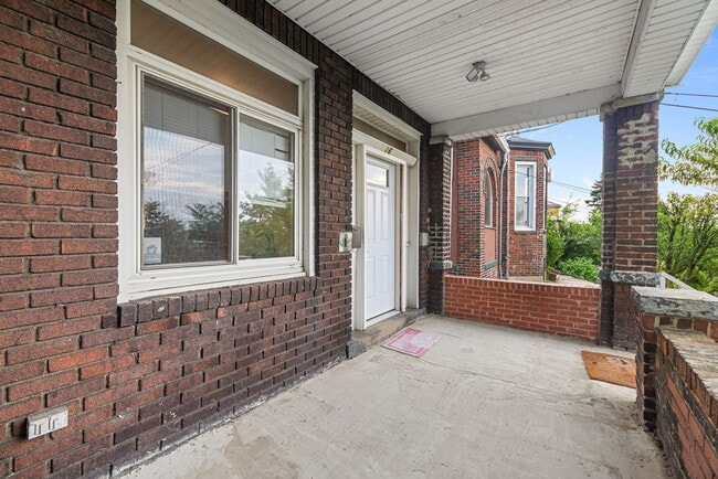 Building Photo - 316 Kaercher St