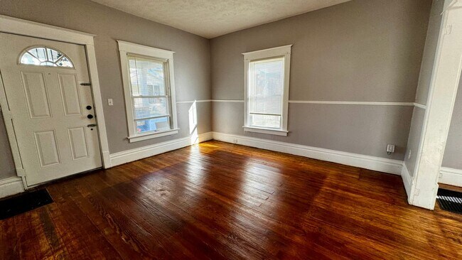 Building Photo - 1142 Bemis-Baxter neighborhood, washer and...