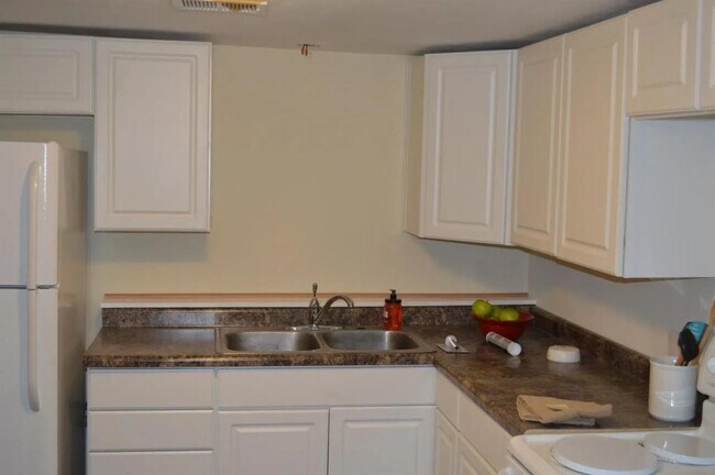 Photo - 810 Woodbine Rd Apartments