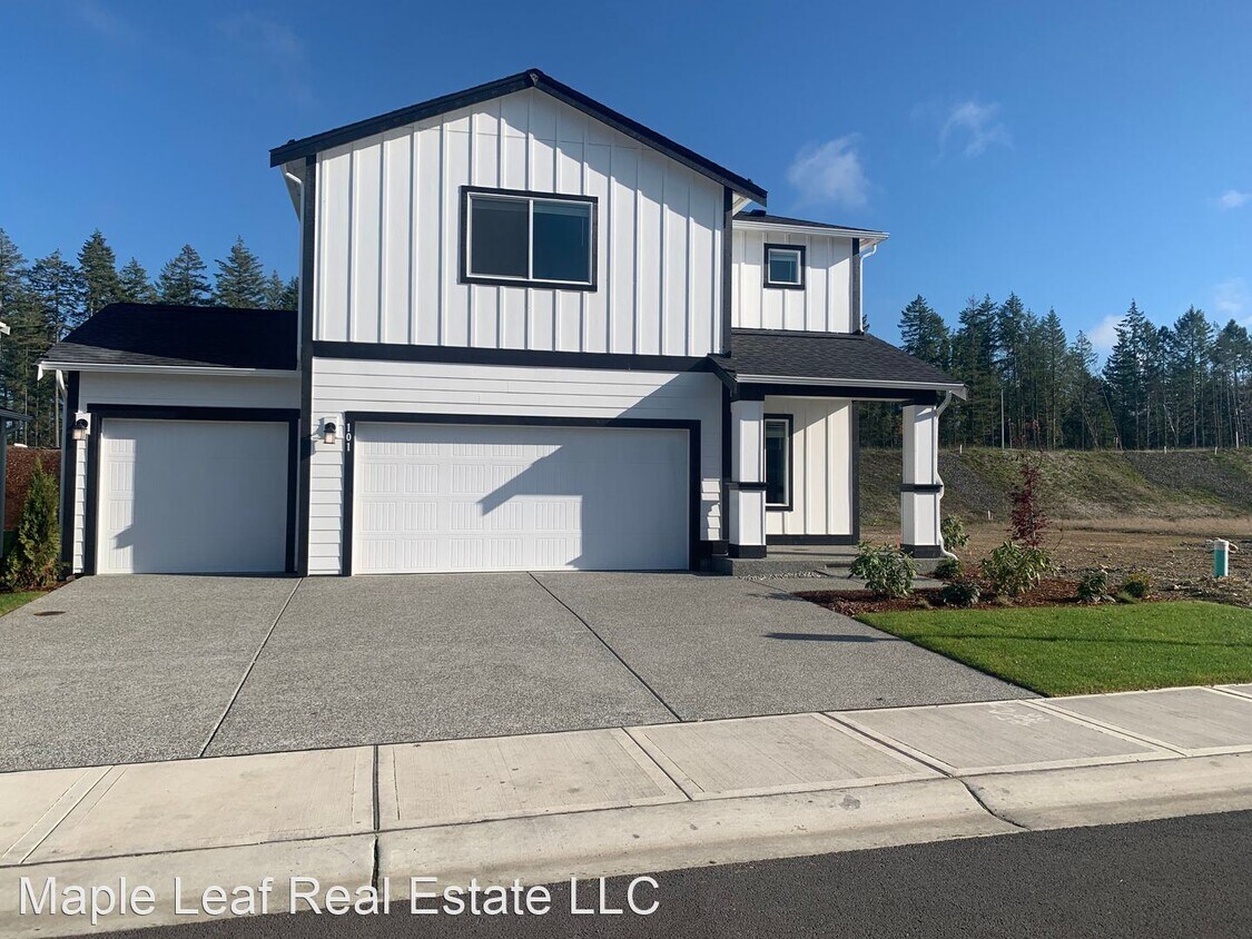 5 br, 3 bath House 101 NE Belfair Station House Rental in Belfair