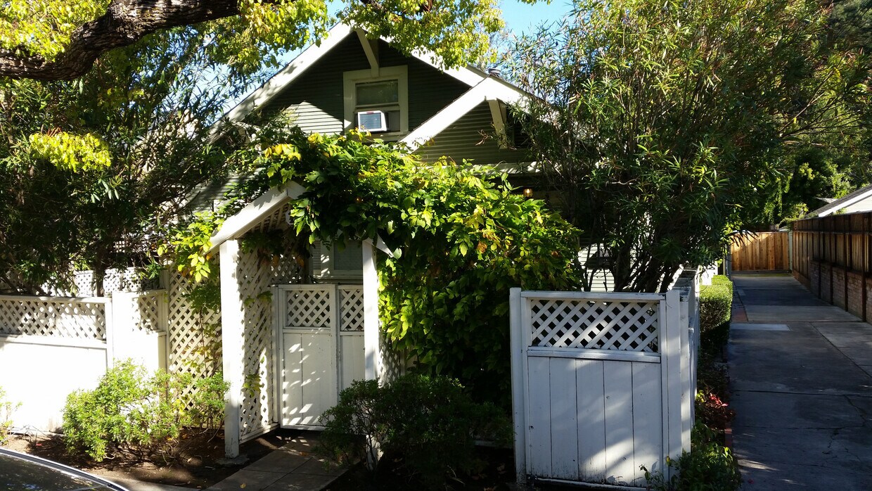 111 Loma Alta Ave Unit A, Los Gatos, CA 95030 Apartments in Los Gatos