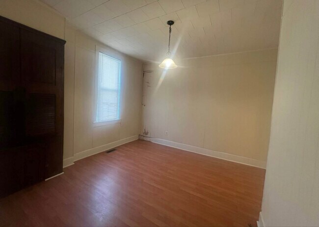 Building Photo - 151-155 E 2nd St